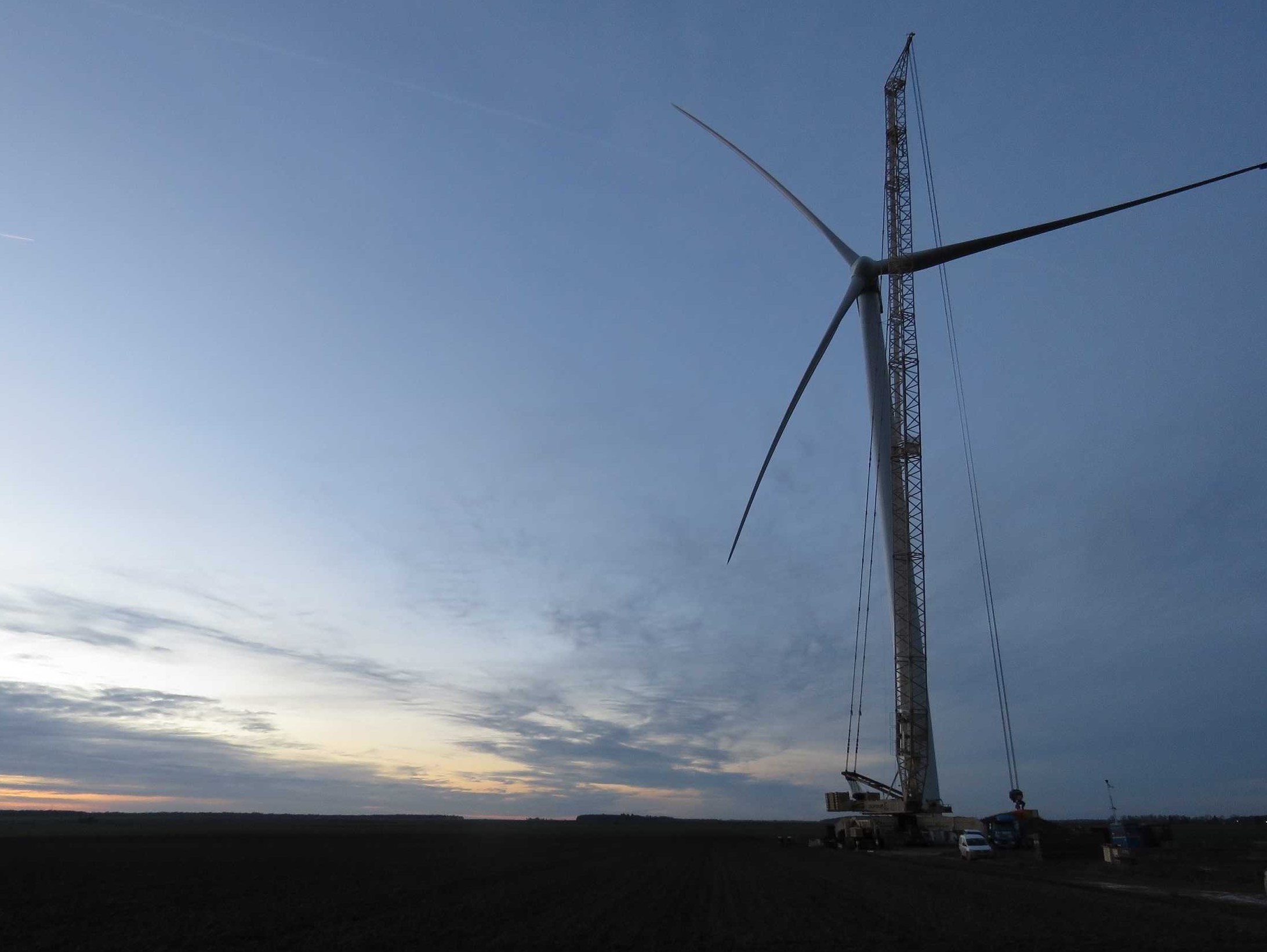 P83 eolienne montee